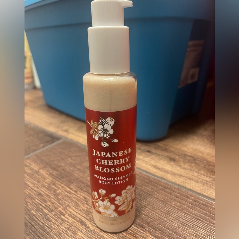 JAPENESE cherry blossom diamond shimmer body lotion